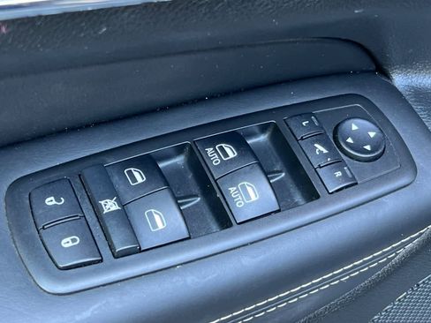 Used 2014 Jeep Grand Cherokee Overland w/ Advanced Technology Group AWD/4WD image 13