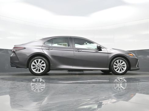 Used 2023 Toyota Camry LE image 32