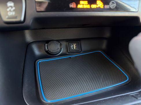 Used 2025 Toyota RAV4 SE image 24