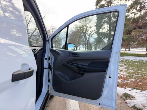 Used 2022 Ford Transit Connect XL image 14