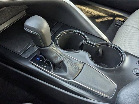 Used 2019 Toyota Camry SE image 13