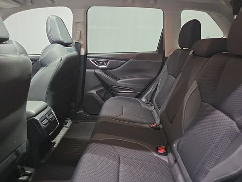 Used 2019 Subaru Forester Premium w/ All-Weather Package AWD/4WD image 9