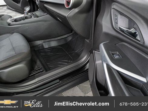 Certified 2025 Chevrolet Trax RS w/ Sunroof Package FWD image 22
