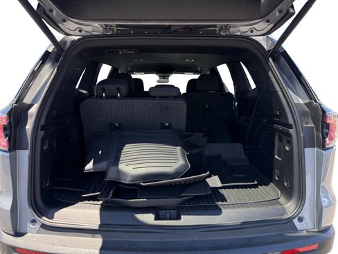 Used 2025 GMC Acadia Elevation FWD image 17