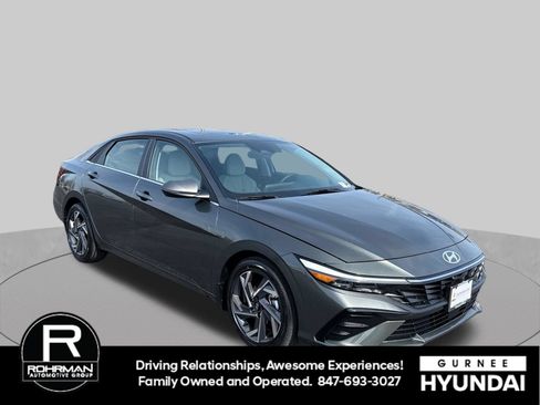 Certified 2026 Hyundai Elantra Limited FWD image 2