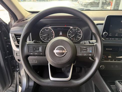 Used 2022 Nissan Rogue SV image 17