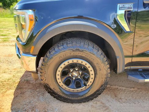 Used 2021 Ford F150 Lariat w/ Trailer Tow Package AWD/4WD image 4