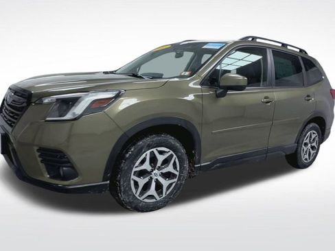 Used 2023 Subaru Forester Premium image 18