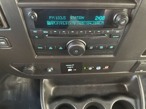 Used 2020 GMC Savana 3500 w/ Power Convenience Package RWD image 24