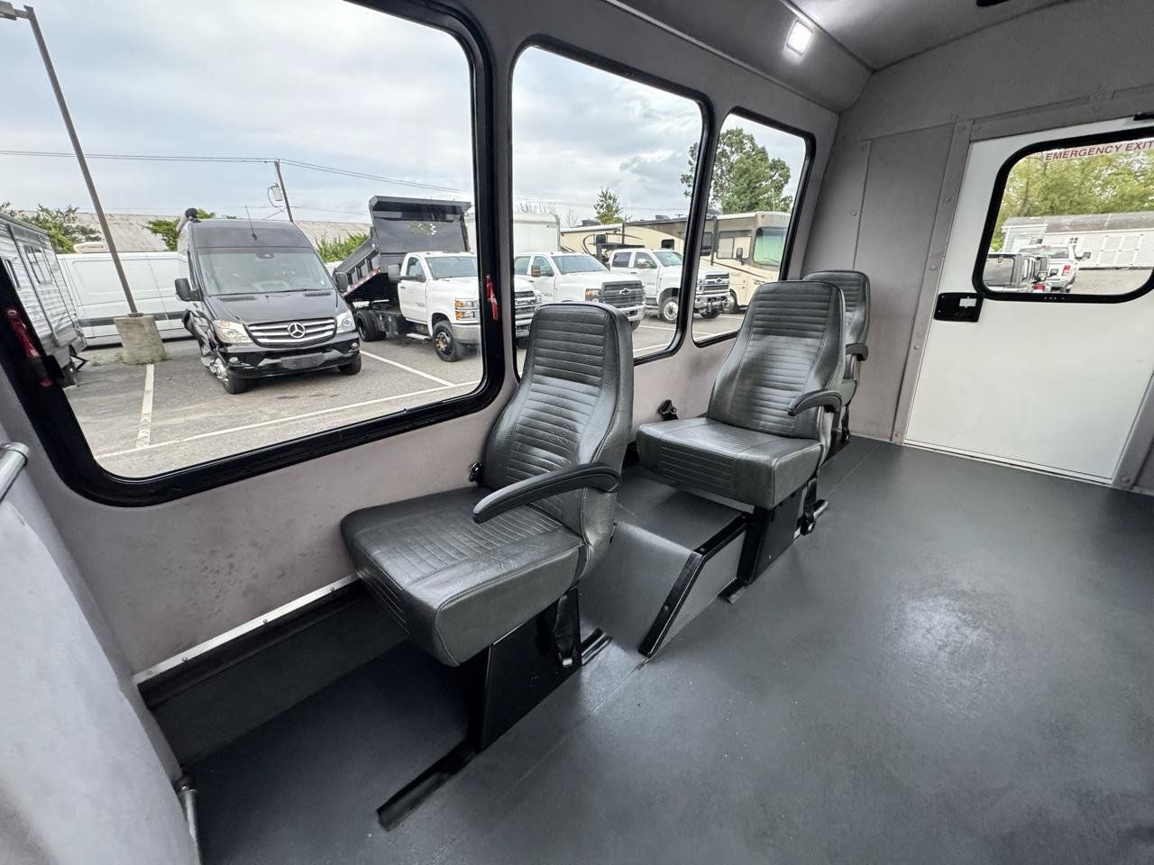 Used 2020 Chevrolet Express 3500 w/ Shuttle Bus Package RWD image 17