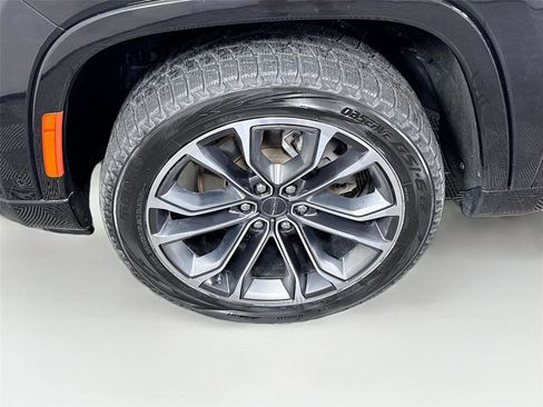 Used 2022 Jeep Grand Wagoneer Series III AWD/4WD image 27