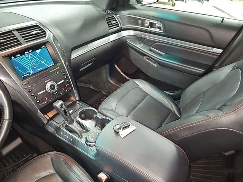 Used 2017 Ford Explorer Sport image 30