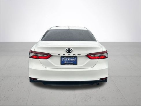 Used 2022 Toyota Camry LE image 8