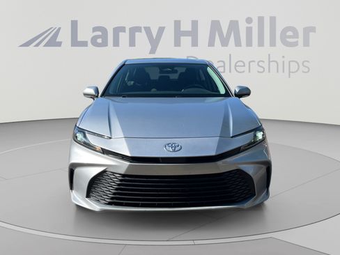 Used 2025 Toyota Camry LE FWD image 8