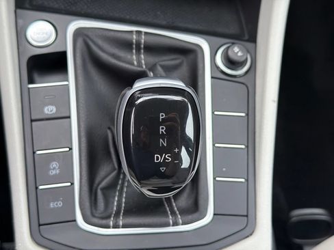 Used 2023 Volkswagen Jetta SE FWD image 20