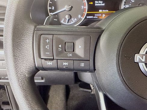 Used 2023 Nissan Rogue S FWD image 14