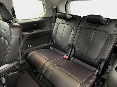 Used 2023 Jeep Grand Cherokee L Limited image 25