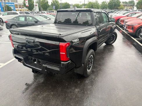 Used 2025 Toyota Tacoma TRD Off-Road AWD/4WD image 6