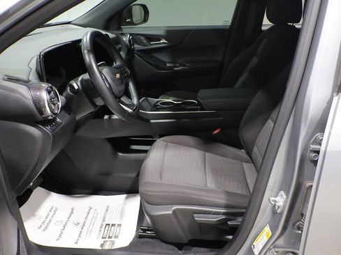 Used 2025 Chevrolet Equinox LT AWD/4WD image 10
