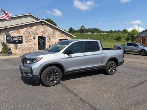 Used 2023 Honda Ridgeline Sport image 2