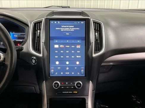 Used 2024 Ford Edge SEL AWD/4WD image 6