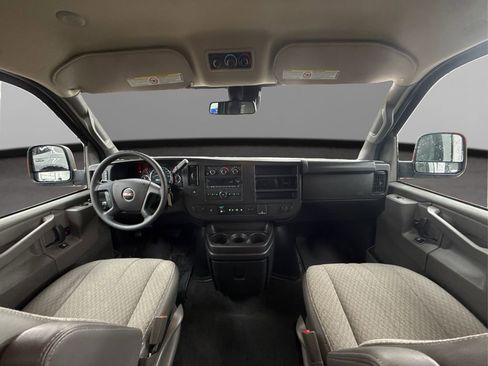 Used 2025 GMC Savana 3500 LT w/ LT Preferred Equipment Group image 25