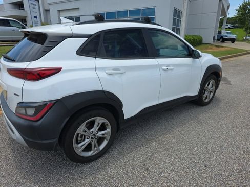 Used 2023 Hyundai Kona SEL AWD/4WD image 9