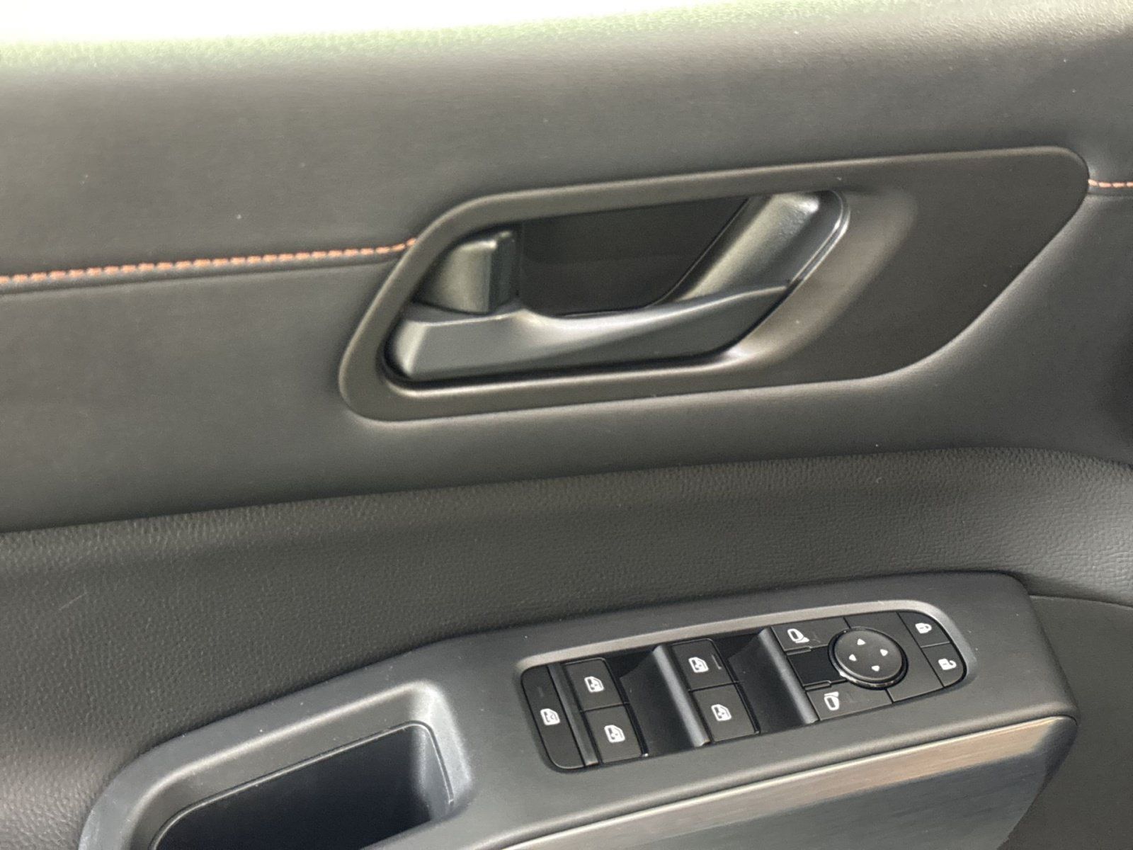 Used 2024 Nissan Pathfinder Rock Creek AWD/4WD image 16