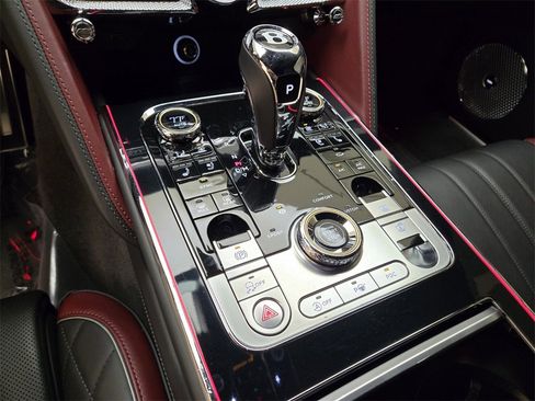 Certified 2024 Bentley Flying Spur W12 image 41