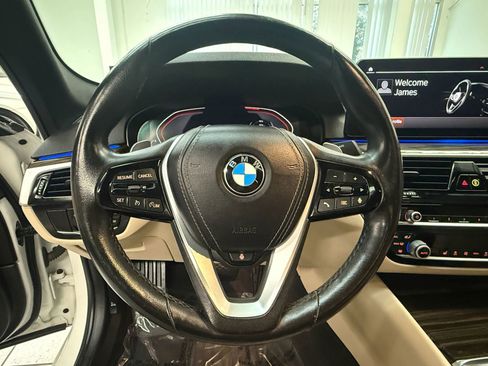 Used 2021 BMW 530i w/ Convenience Package image 27