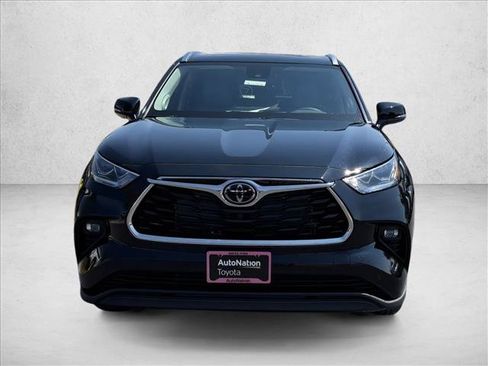 New 2026 Toyota Highlander Limited AWD/4WD image 2
