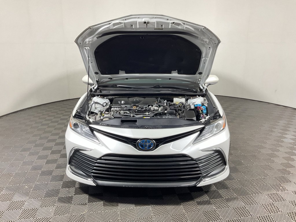 Used 2022 Toyota Camry XLE w/ Cold Weather Package FWD image 9