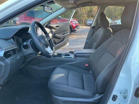 Used 2025 Nissan Altima 2.5 SV image 27