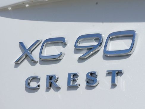 New 2025 Volvo XC90 T8 Plus w/ Protection Package Premier image 8