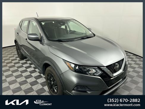Used 2020 Nissan Rogue Sport S image 1