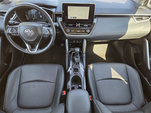 Used 2024 Toyota Corolla Cross XLE image 5