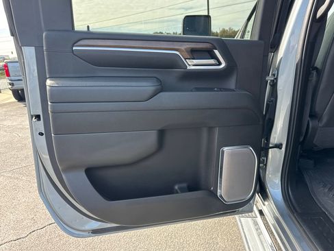 Used 2024 Chevrolet Silverado 2500 High Country w/ High Country Premium Package image 22