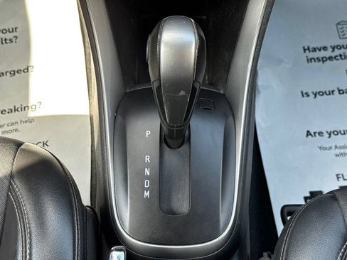 Used 2019 Chevrolet Trax LT w/ LT Convenience Package AWD/4WD image 23