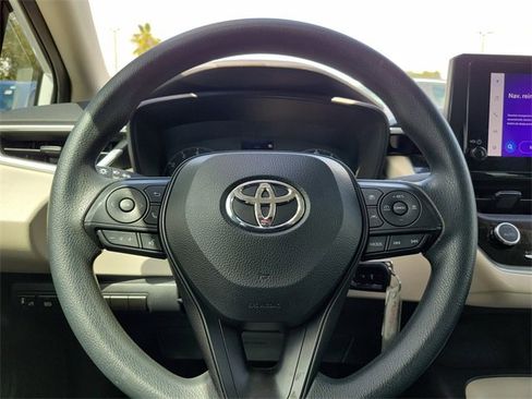 Used 2023 Toyota Corolla LE image 13