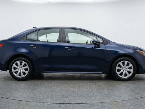 Used 2025 Toyota Corolla LE FWD image 11