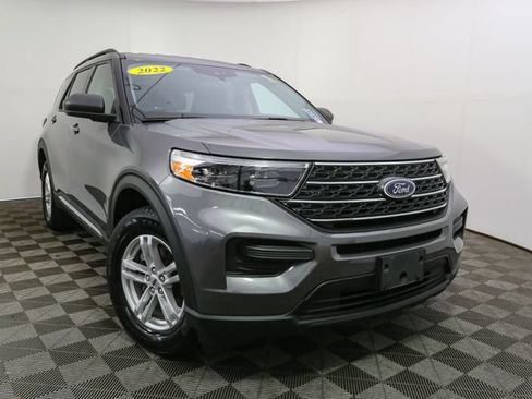 Used 2022 Ford Explorer XLT AWD/4WD image 3