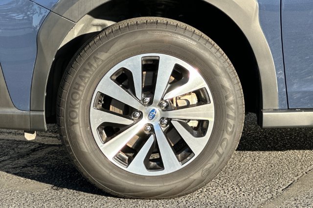 Used 2025 Subaru Outback AWD/4WD image 32