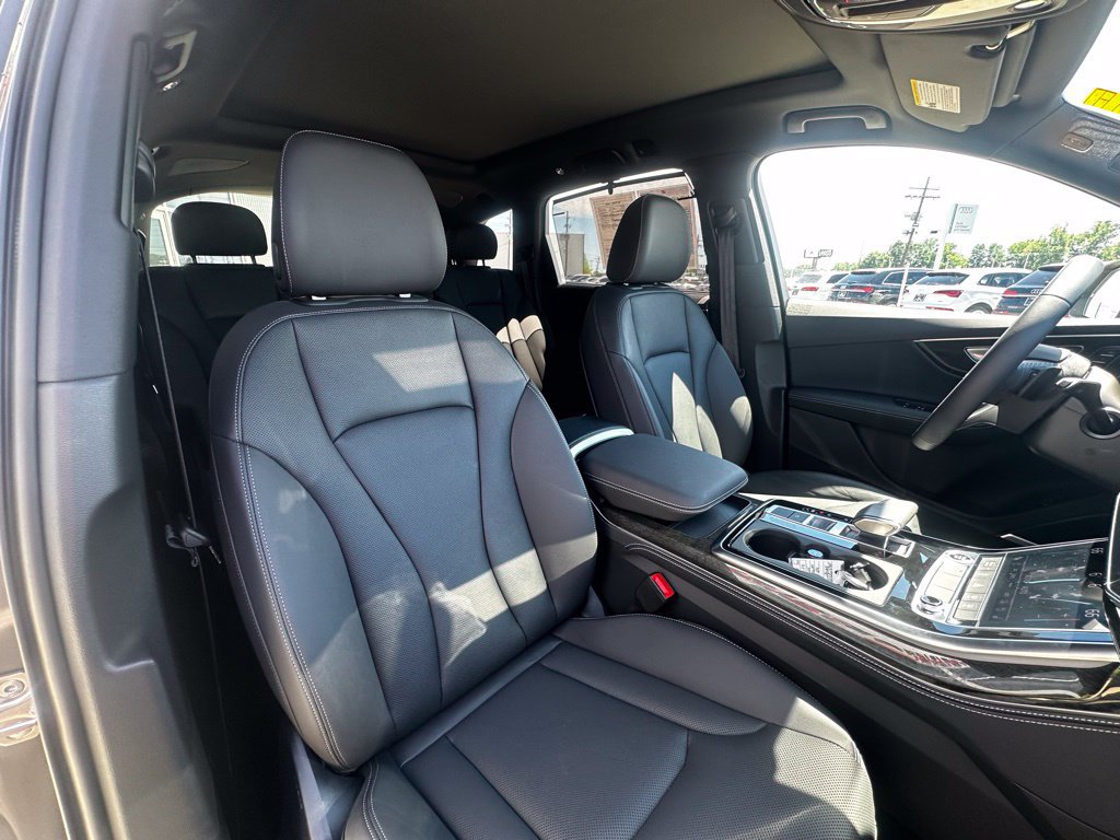 Certified 2025 Audi Q7 3.0T Premium Plus w/ Premium Plus Package AWD/4WD image 32