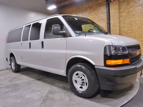 Used 2019 Chevrolet Express 3500 LS image 6