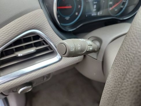 Used 2018 Chevrolet Cruze LS FWD image 11