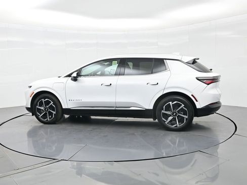 Used 2025 Chevrolet Equinox EV LT w/ Convenience Package image 9