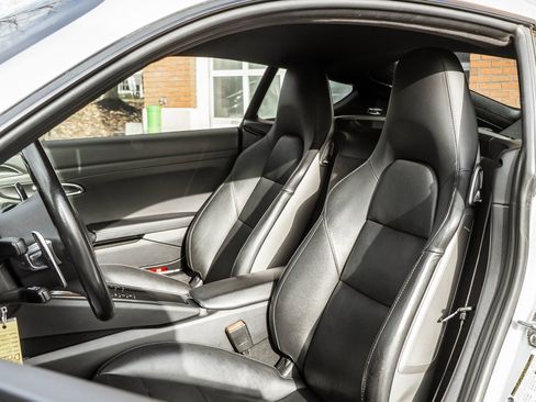 Used 2016 Porsche Cayman S image 6
