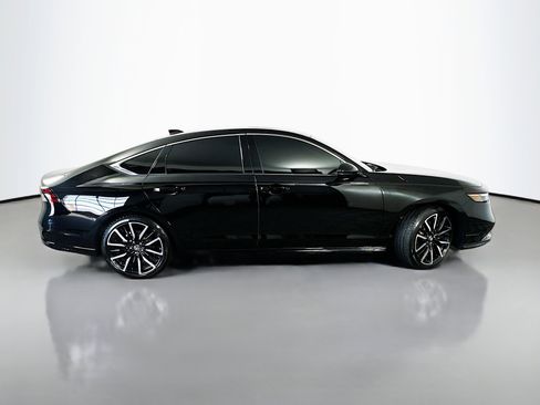 Used 2025 Honda Accord Touring image 8
