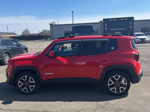 Used 2016 Jeep Renegade Latitude w/ Cold Weather Group AWD/4WD image 3