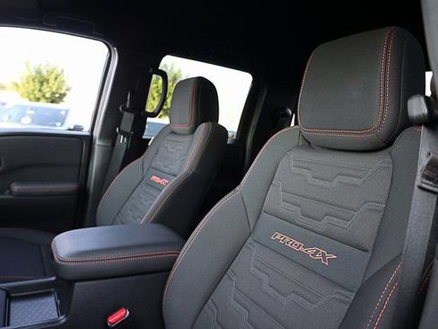 Used 2024 Nissan Frontier PRO-4X w/ Off-Road Protection Package image 32